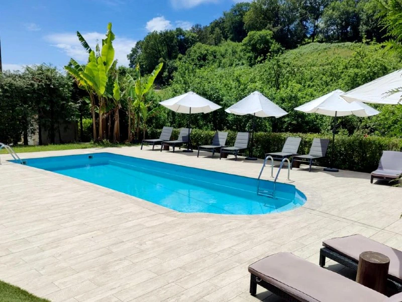 Pool der Unterkunft in San Sebastian, Spanien
