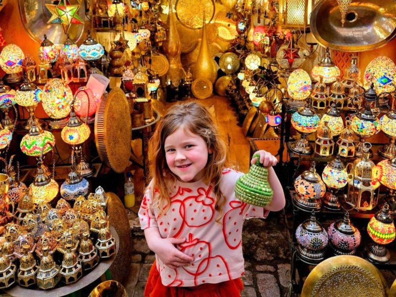 Kind in Marrakesch, Marokko