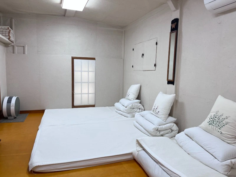 Zimmer im traditionellen Resort beim Hahoe Village in Andong, Südkorea