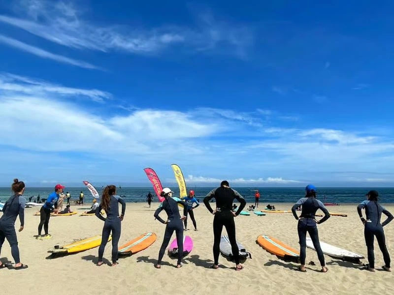 Surfkurs am Songjeong Beach in Busan, Südkorea