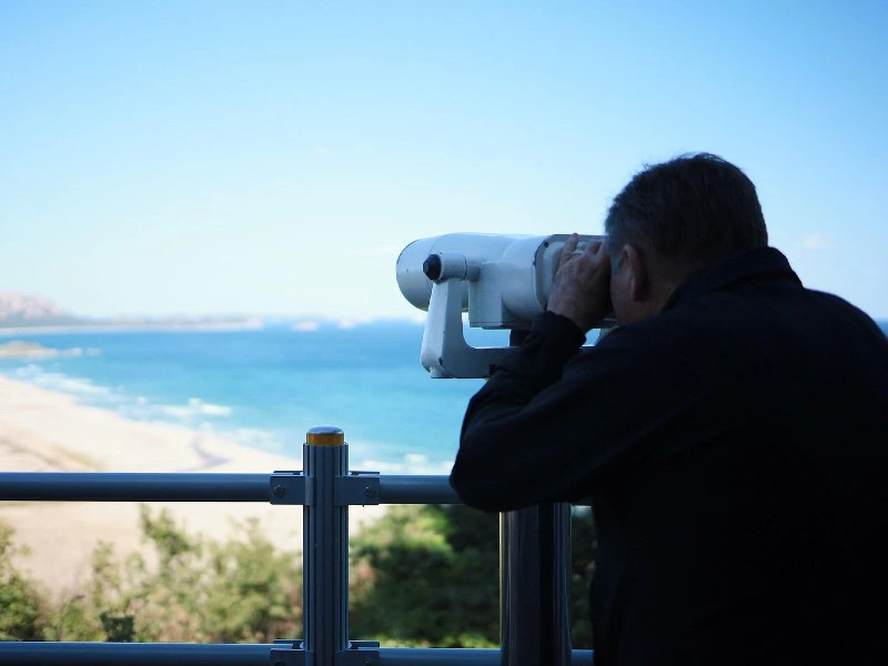 Blick durchs Ferngals auf die Demilitarisierten Zone (DMZ) in Südkorea