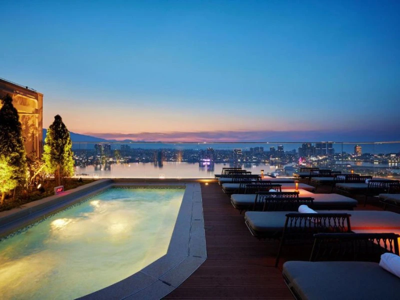 Pool im Komfort Hotel in Sokcho, Südkorea