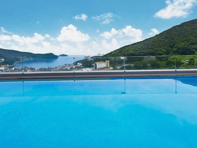 Hotelpool auf Geoje Island, Südkorea
