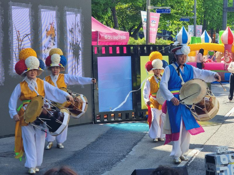 Traditioneller Tanz im Cultural Center in Gwangju in Südkorea