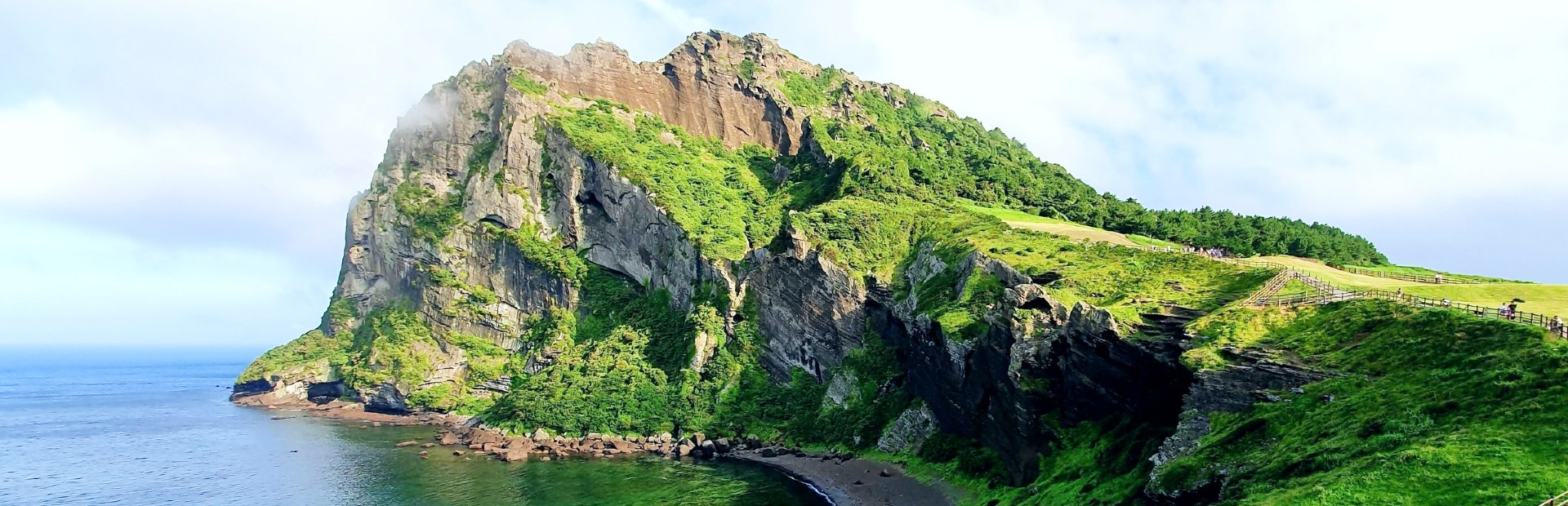 Felsenküste auf Jeju Island, Südkorea